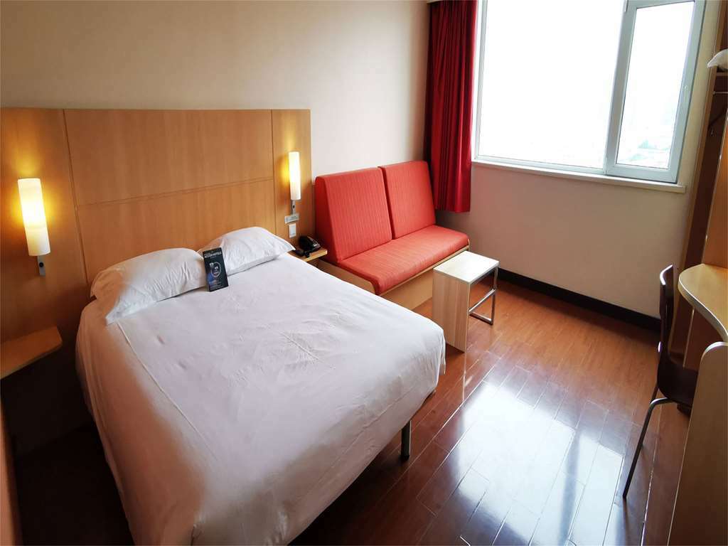 Ibis Tianjin Railway Station Hotell Rom bilde